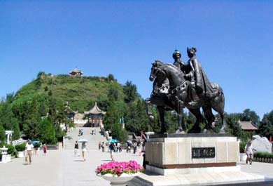 Zhaojun Tomb