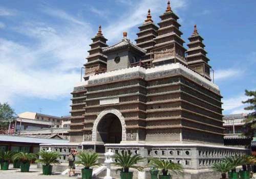 Five Pagoda Temple